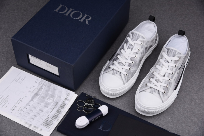 b23 oblique low-top sneaker