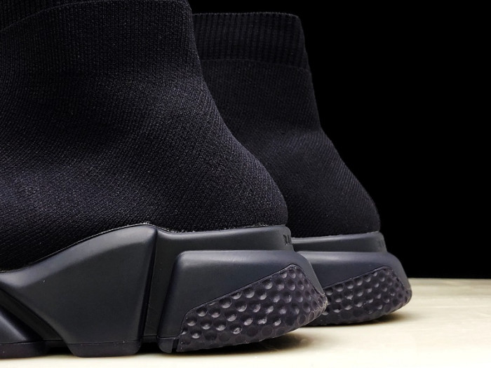 balen speed trainer sneakers all black 477280 w05g0 0088