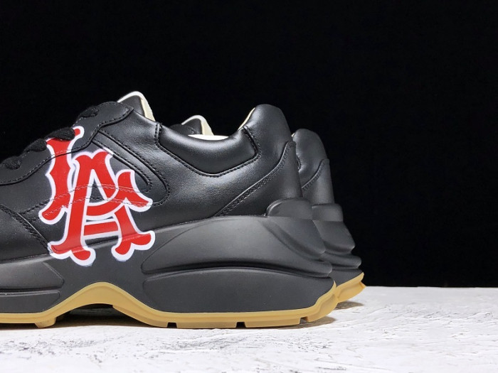 G*u*i1 rhyton sneaker