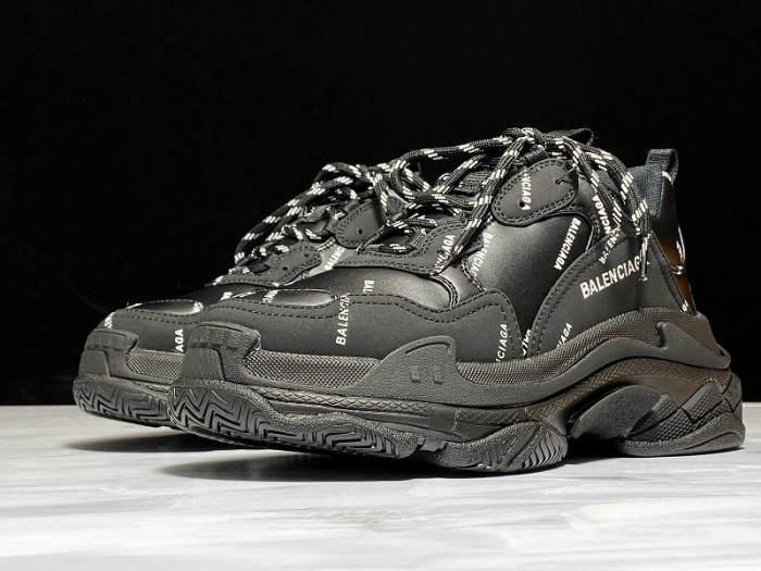 balen triple s trainers black letters 541624 w09o1 9013