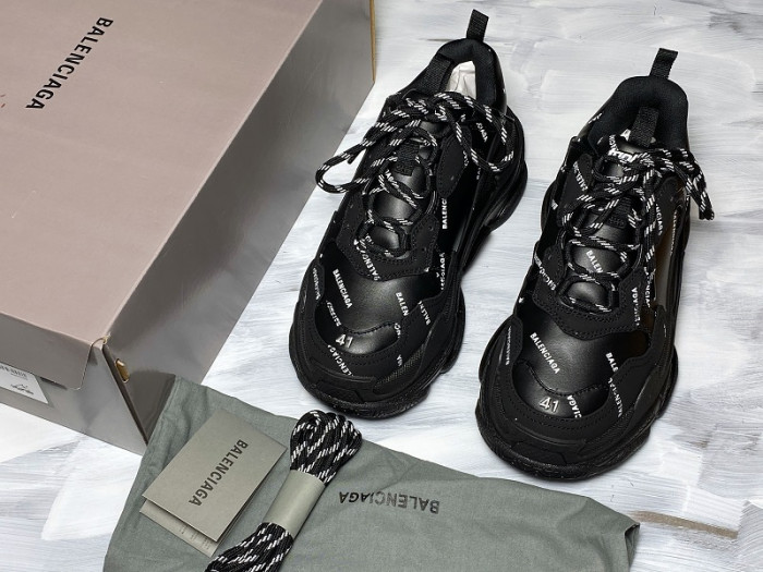 balen triple s trainers black letters 541624 w09o1 9013