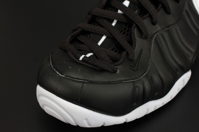 nike air foamposite pro “dr. doom” black/white 624041-006