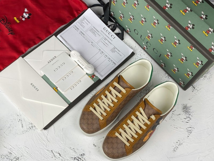 gu ace embroidered low-top sneaker