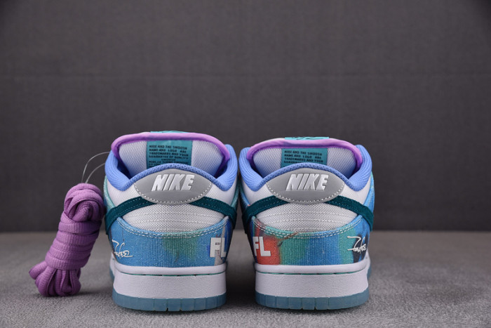 nike sb dunk low futura laboratories bleached aqua hf6061-400