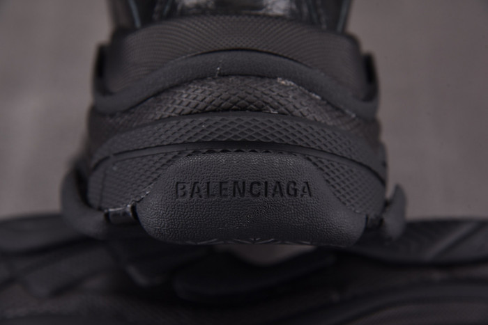 Ba*len*cia*ga triple s black
