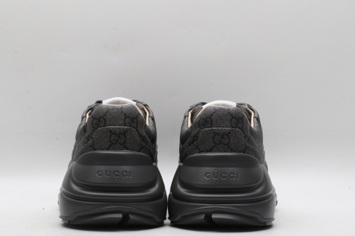 G*u*i1 sneaker