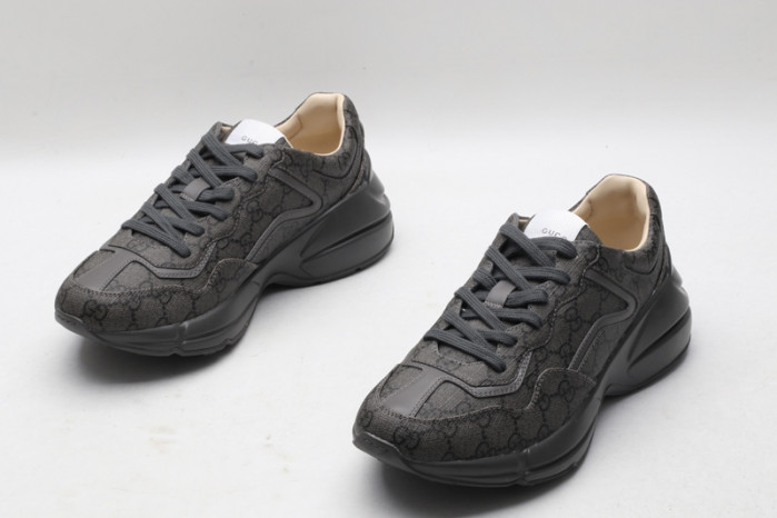 G*u*i1 sneaker