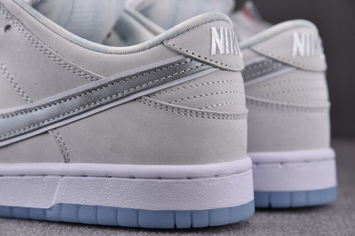 nike sb dunk low white lobster