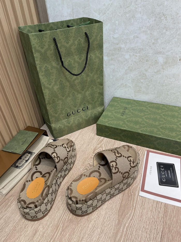 guc*i slide sandal