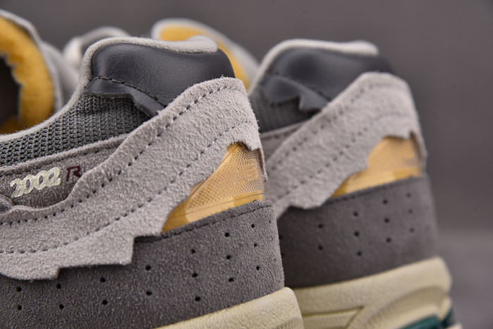 new balance 2002r protection pack rain cloud