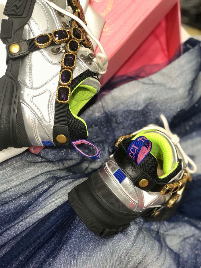 G*u*i1 flashtrek sneaker