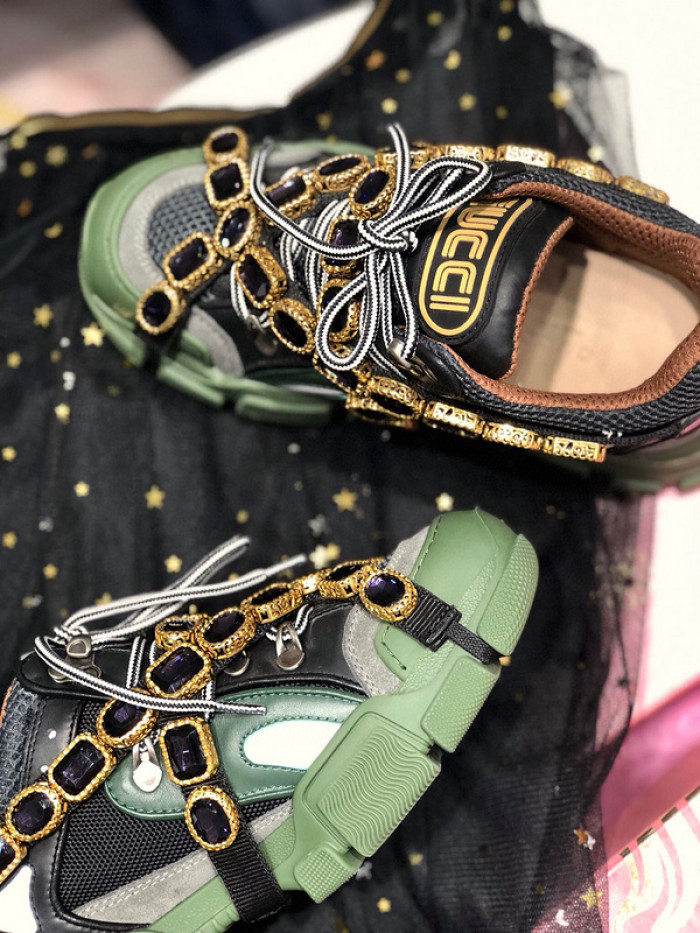 G*u*i1 flashtrek sneaker