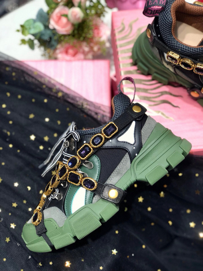 G*u*i1 flashtrek sneaker
