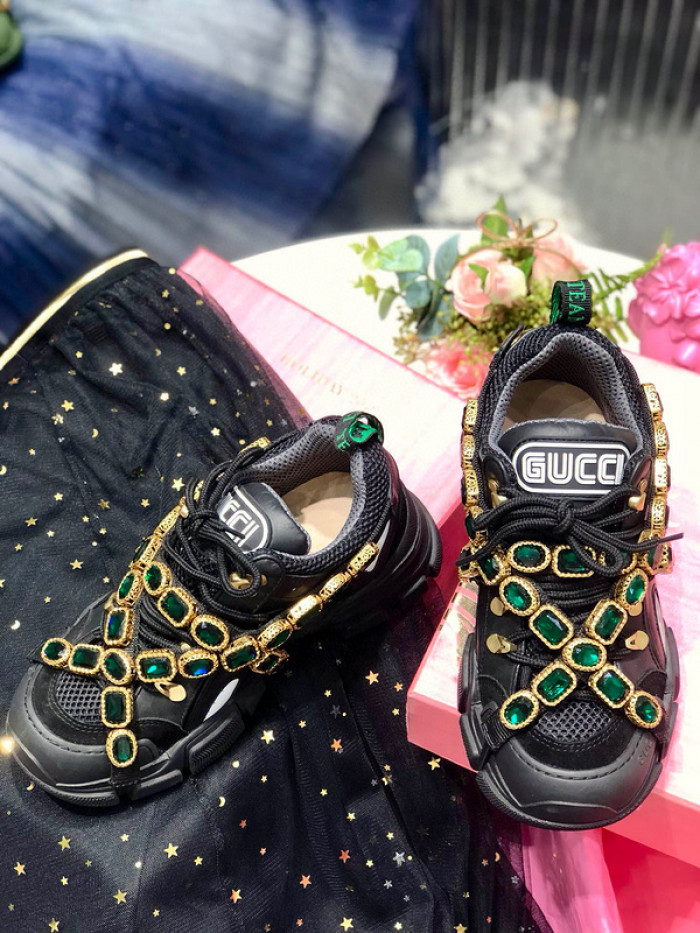 G*u*i1 flashtrek sneaker
