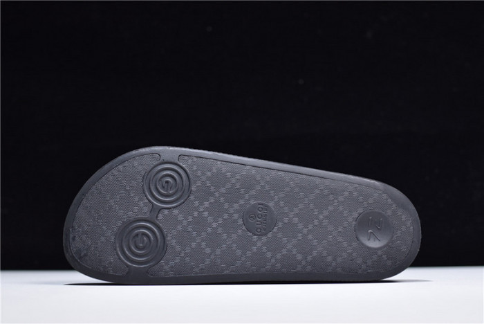 G*u*i1 sandals
