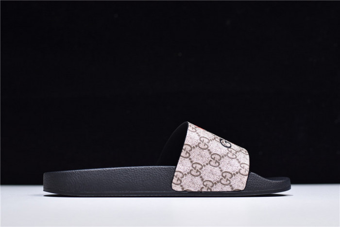 G*u*i1 sandals