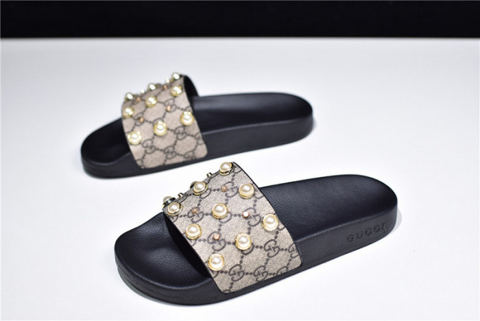 G*u*i1 sandals