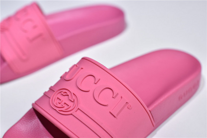 G*u*i1 sandals