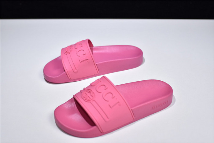 G*u*i1 sandals