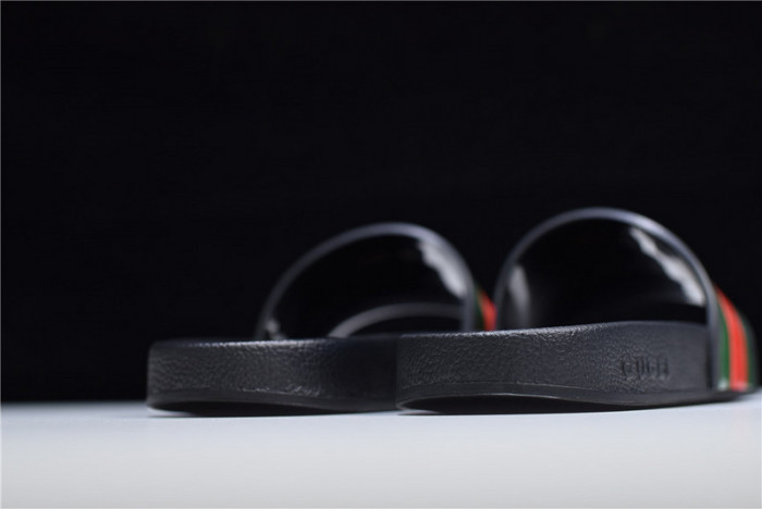 G*u*i1 sandals