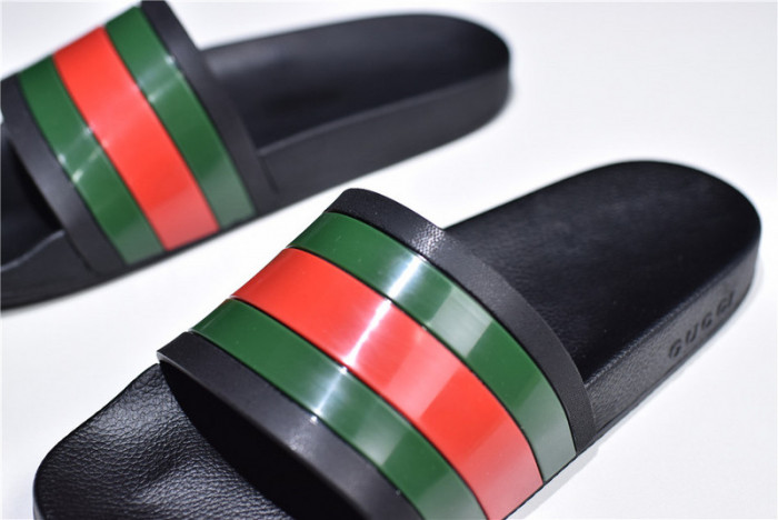 G*u*i1 sandals