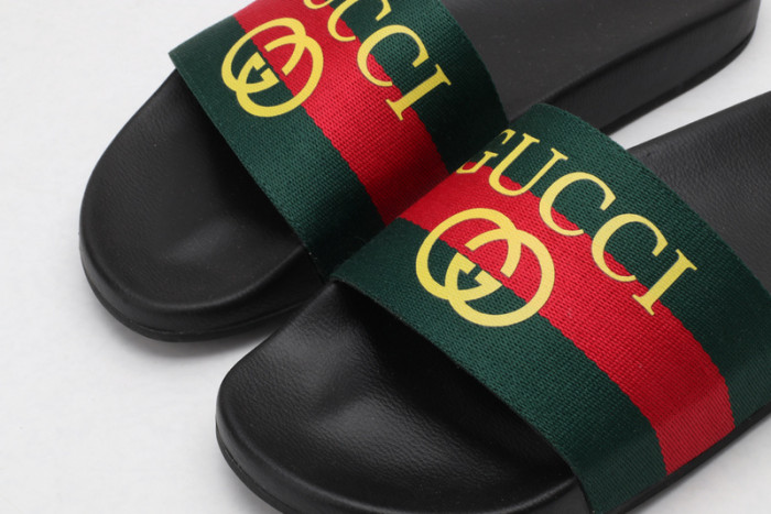 G*u*i1 sandals