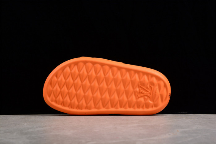 loui v sandals