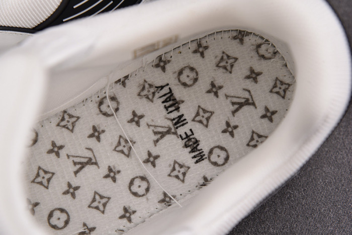 l&v trainer white and black