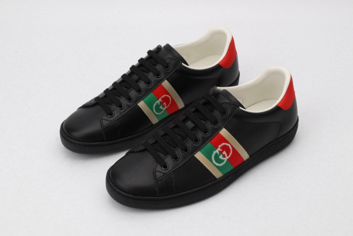 G*u*i sneaker g1000030