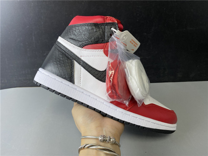 air jordan 1 retro high satin snake chicago cd0461-601