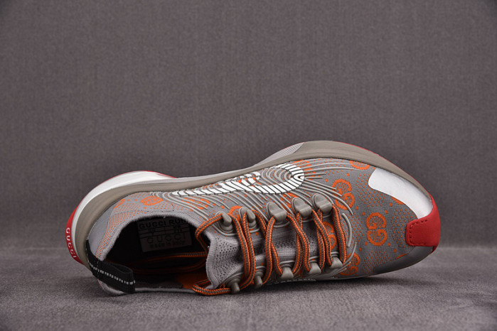G*u*i1 sneaker
