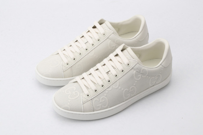 G*u*i sneaker g1000023