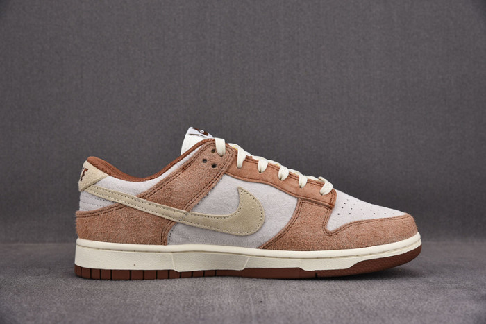 nike dunk low prm “medium curry” dd1390-100