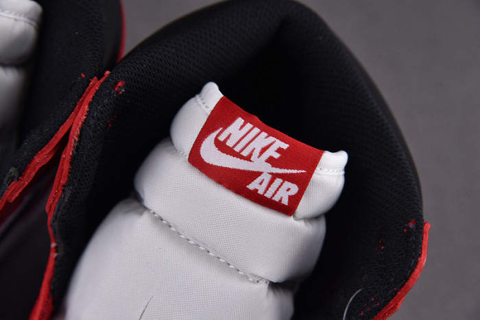 air jordan 1 retro high og chicago (2015) 555088-101