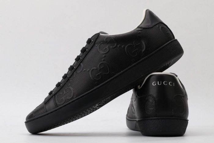 G*u*i sneaker g1000022